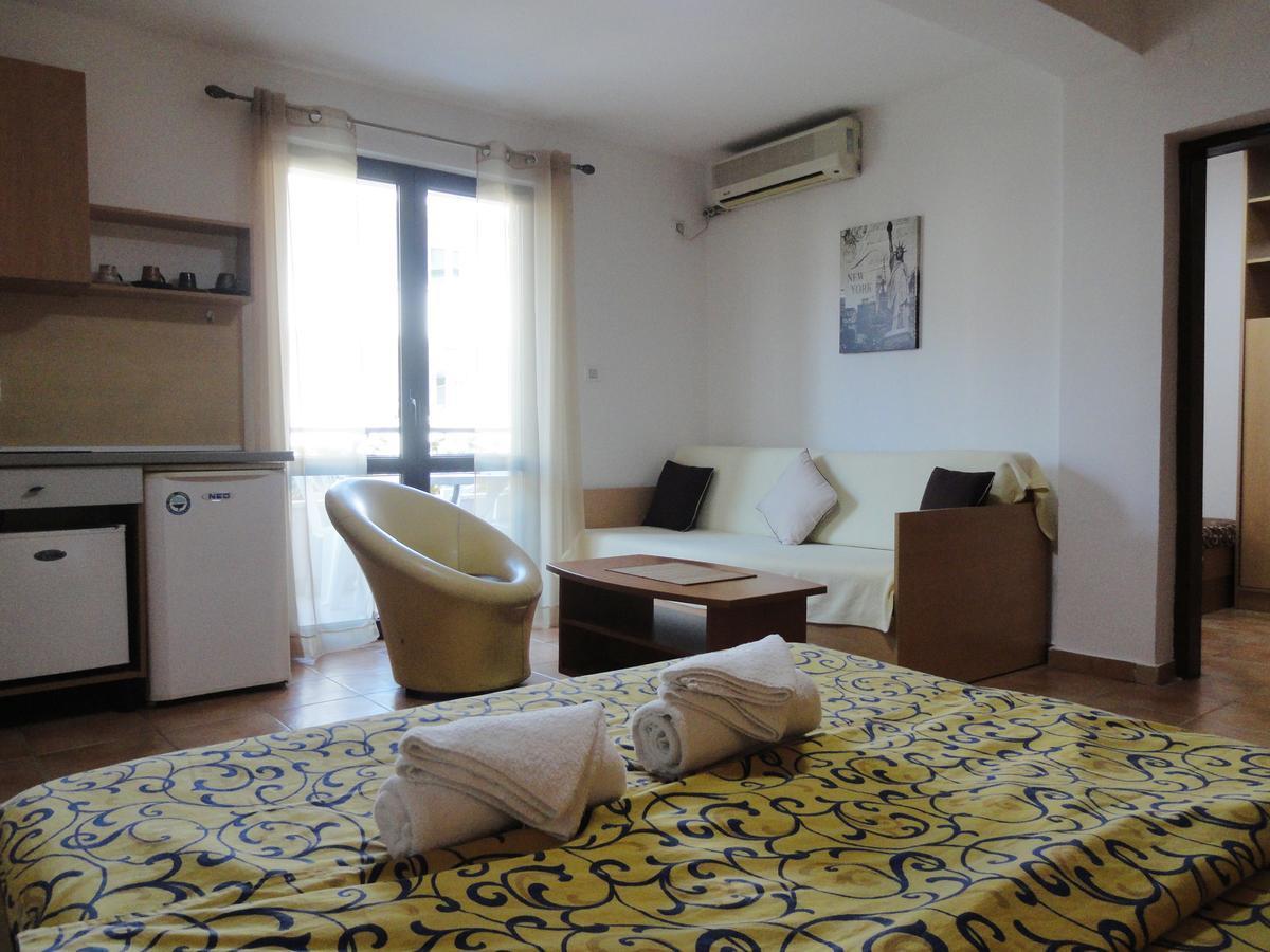 Apartments Mare Будва Стая снимка